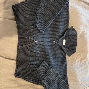 DISSH 35% Wool Ribbed Gray Sweater